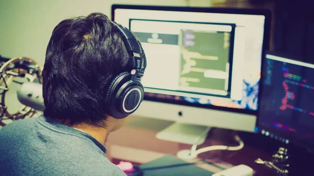 English language support for newcomers